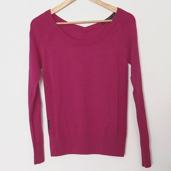 Icebreaker 100% Merino Wool Light Weight Sweater Magenta Size Small - Picture 1 of 7